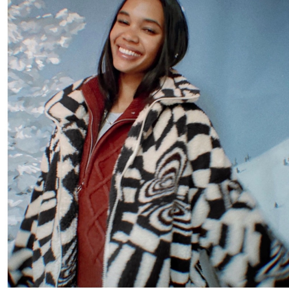 NEW Urban Outfitters Olivia Print Sherpa Jacket - Picture 4 of 5